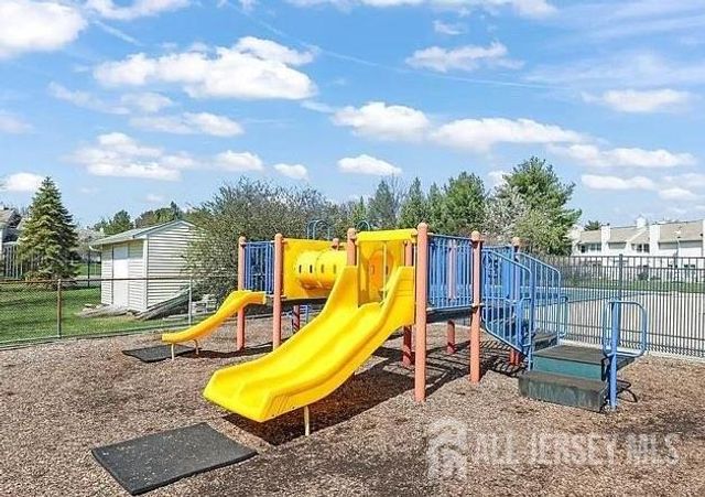 16 Biesiada Court, Sayreville, NJ 08859
