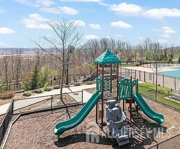 16 Biesiada Court, Sayreville, NJ 08859