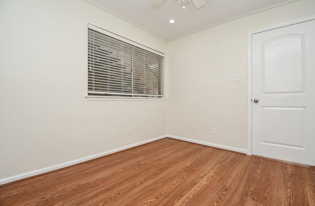 4040 San Felipe Street 170, Houston, TX 77027