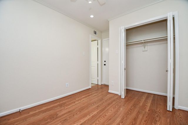 4040 San Felipe Street 170, Houston, TX 77027