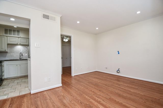 4040 San Felipe Street 170, Houston, TX 77027