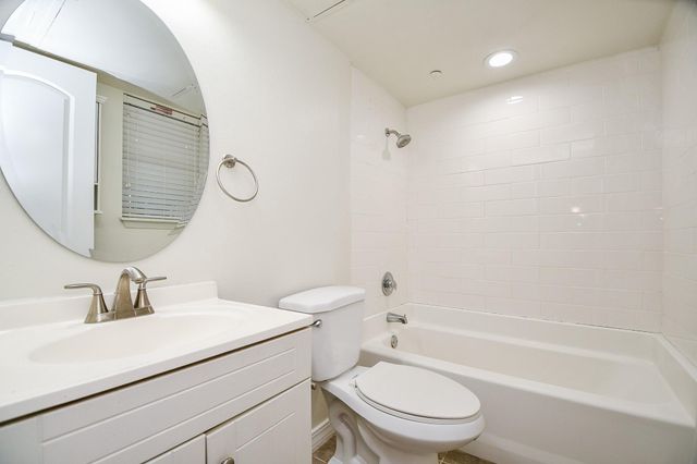 4040 San Felipe Street 170, Houston, TX 77027
