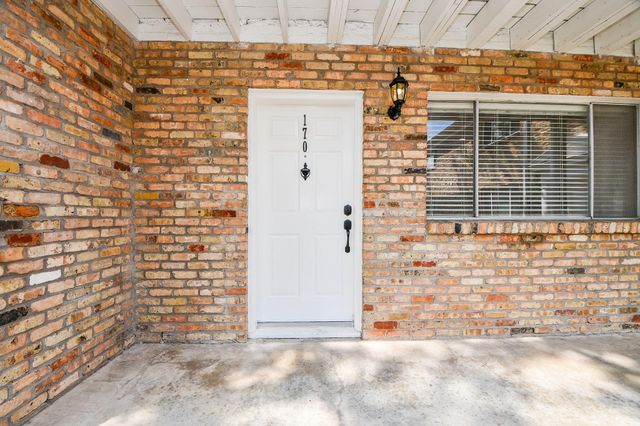 4040 San Felipe Street 170, Houston, TX 77027
