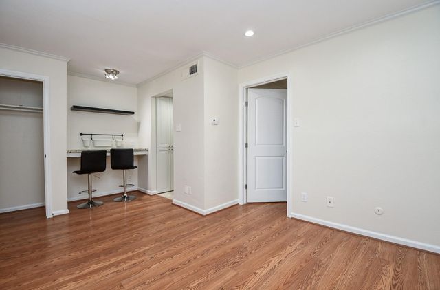 4040 San Felipe Street 170, Houston, TX 77027