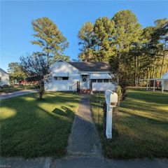 7 Community DR, Windsor, VA 23487