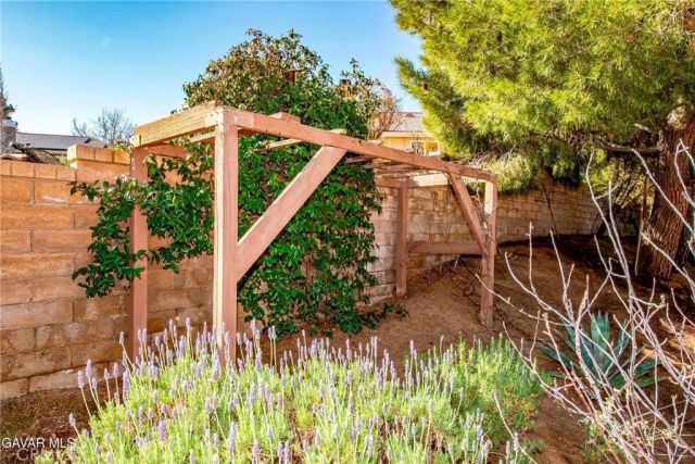 41154 Heights, Palmdale, CA 93551