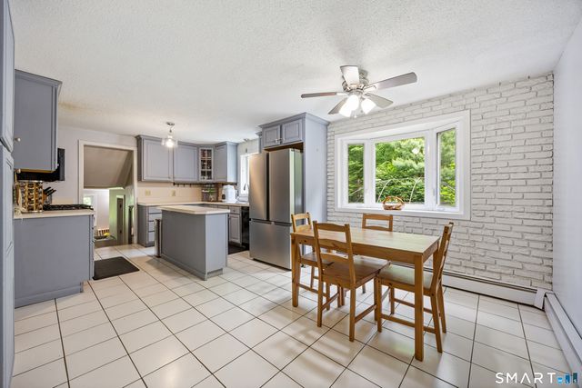 825 Neipsic Road, Glastonbury, CT 06033