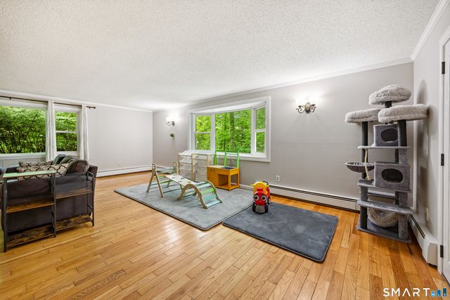 825 Neipsic Road, Glastonbury, CT 06033