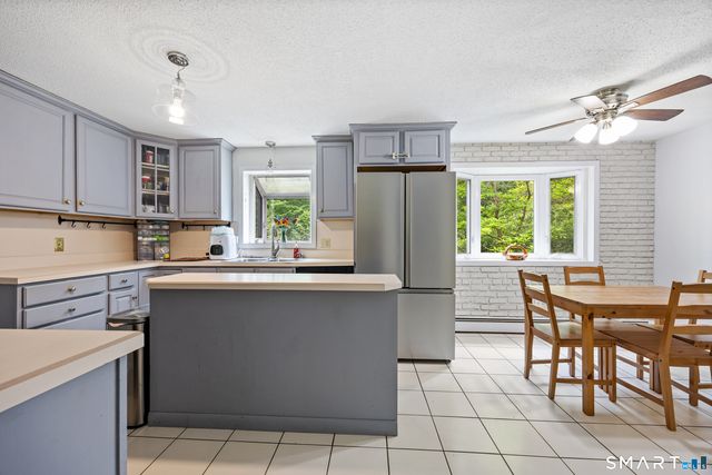 825 Neipsic Road, Glastonbury, CT 06033