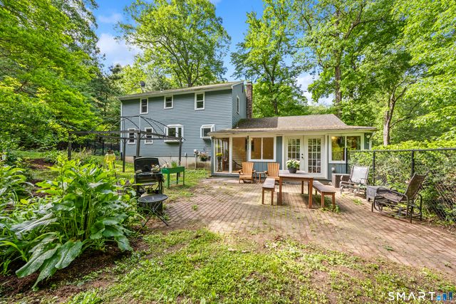 825 Neipsic Road, Glastonbury, CT 06033