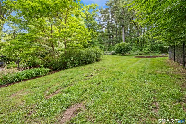 825 Neipsic Road, Glastonbury, CT 06033