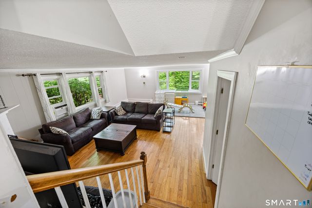 825 Neipsic Road, Glastonbury, CT 06033
