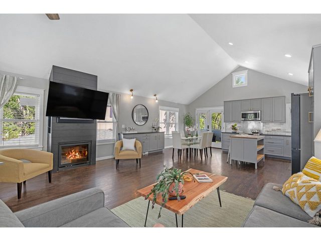 1029 Katy Ln, Longmont, CO 80504