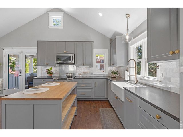 1029 Katy Ln, Longmont, CO 80504