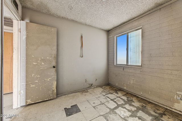1138 W APACHE Street, Phoenix, AZ 85007