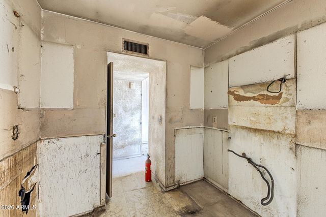 1138 W APACHE Street, Phoenix, AZ 85007