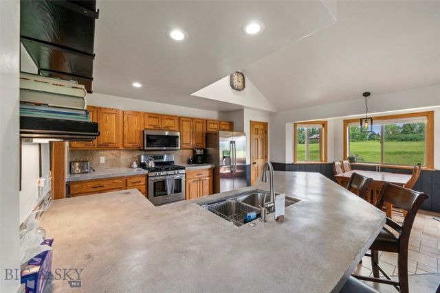 455 Dulohery Lane, Bozeman, MT 59715
