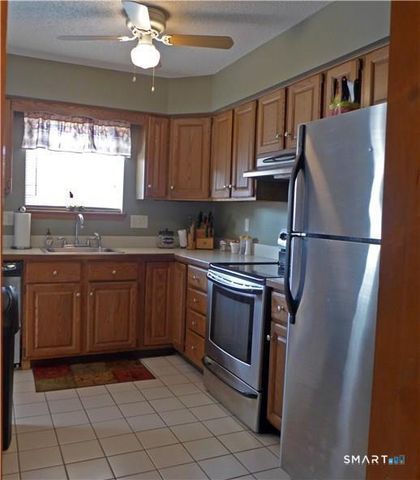 11 Macintosh Lane 11, Ansonia, CT 06401