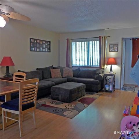 11 Macintosh Lane 11, Ansonia, CT 06401