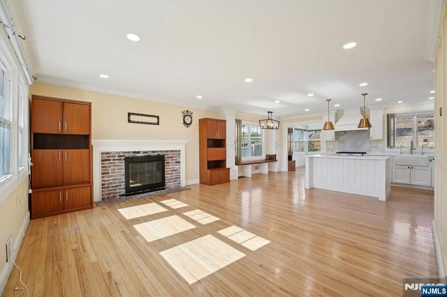 59 Oakwood Drive, Wayne, NJ 07470