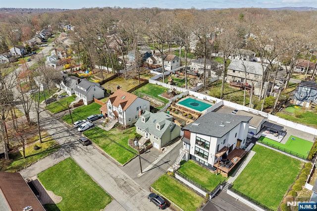 59 Oakwood Drive, Wayne, NJ 07470