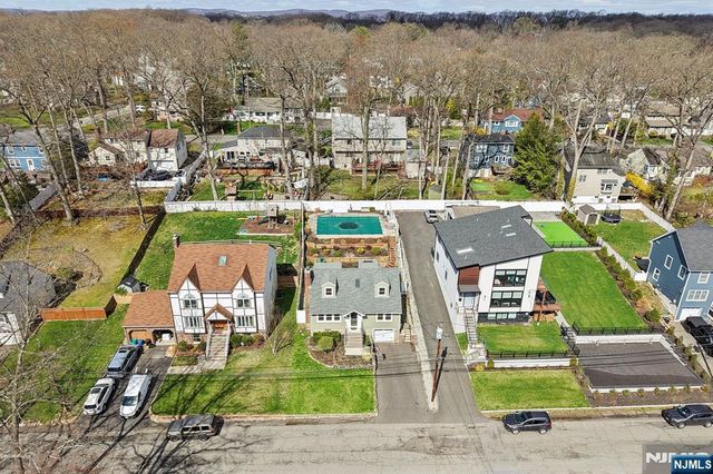 59 Oakwood Drive, Wayne, NJ 07470