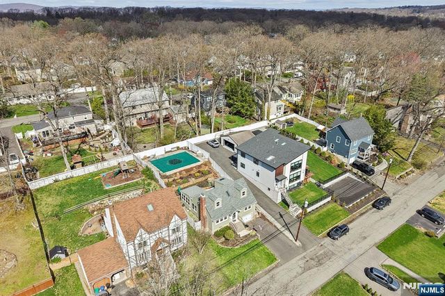 59 Oakwood Drive, Wayne, NJ 07470