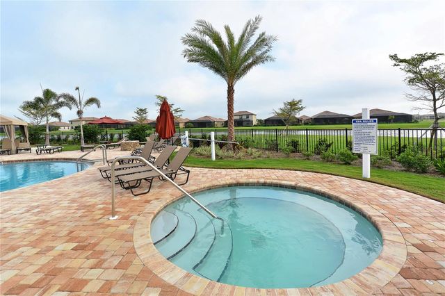 6888 WILLOWSHIRE WAY, Bradenton, FL 34212