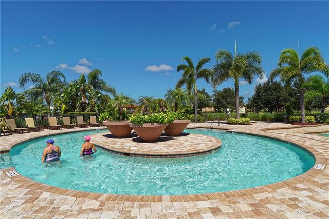 6888 WILLOWSHIRE WAY, Bradenton, FL 34212