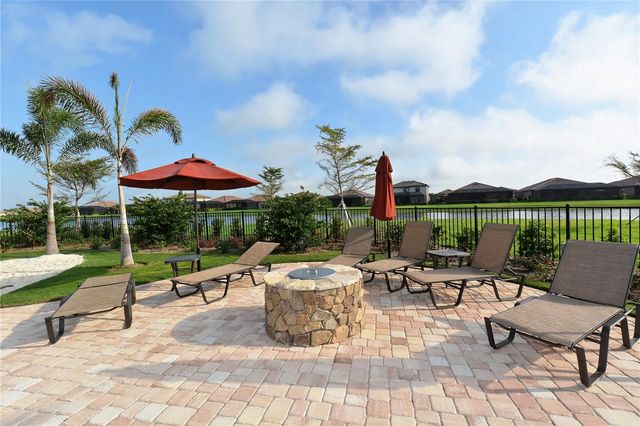 6888 WILLOWSHIRE WAY, Bradenton, FL 34212