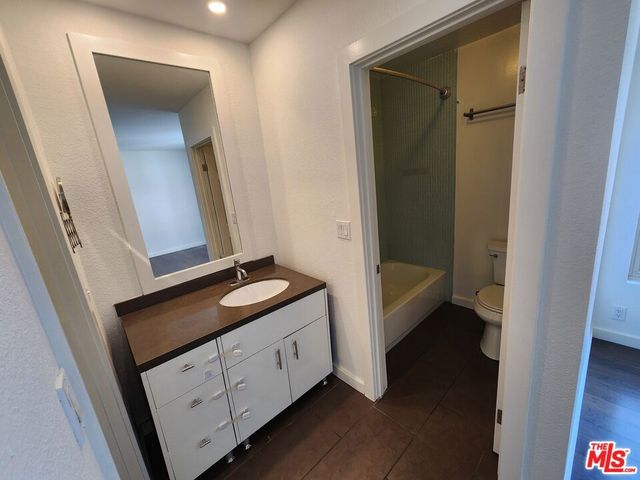 141 S Clark Drive 323, West Hollywood, CA 90048