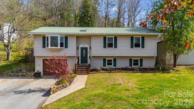 99 S Rowe Road, Hendersonville, NC 28792