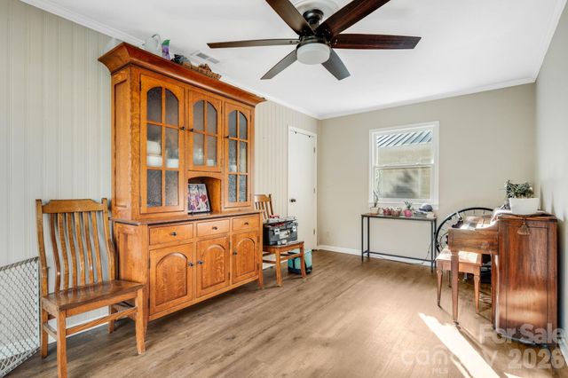 99 S Rowe Road, Hendersonville, NC 28792