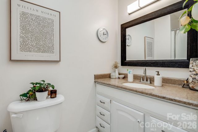 99 S Rowe Road, Hendersonville, NC 28792