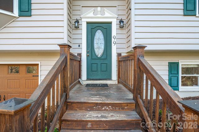 99 S Rowe Road, Hendersonville, NC 28792