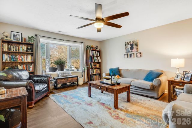 99 S Rowe Road, Hendersonville, NC 28792