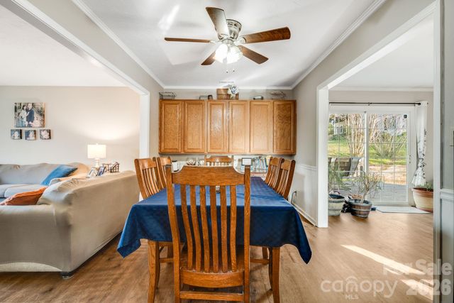 99 S Rowe Road, Hendersonville, NC 28792