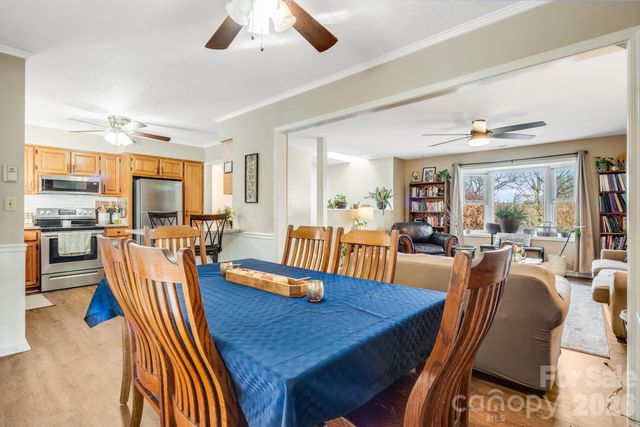 99 S Rowe Road, Hendersonville, NC 28792