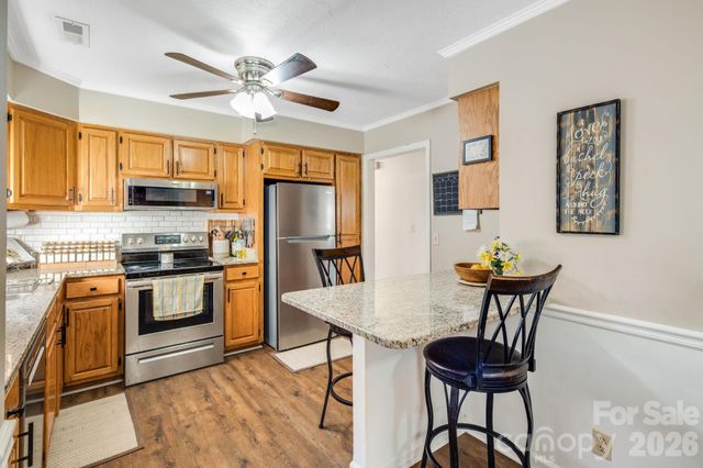 99 S Rowe Road, Hendersonville, NC 28792