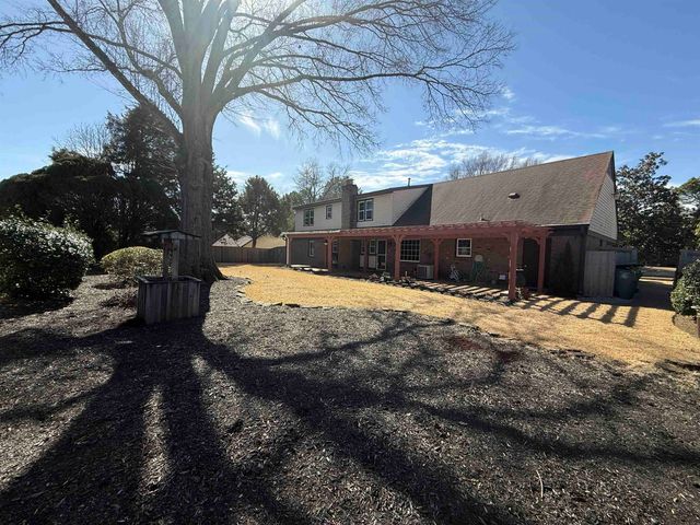 2764 E GERALD FORD DR, Memphis, TN 38016