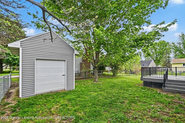 1706 Laurelwood Drive, Holt, MI 48842