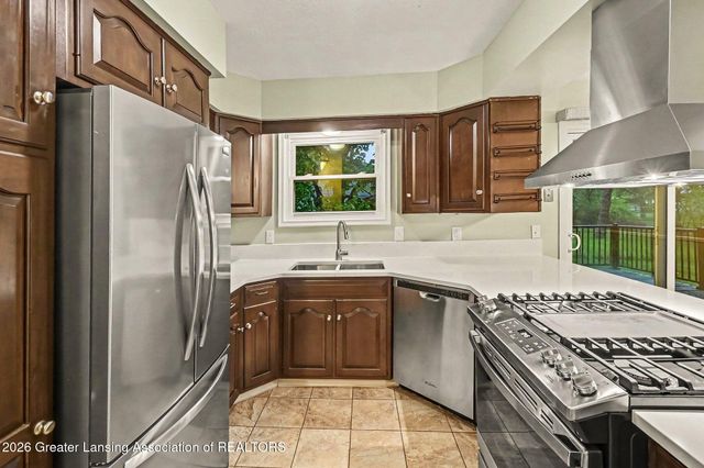 1706 Laurelwood Drive, Holt, MI 48842