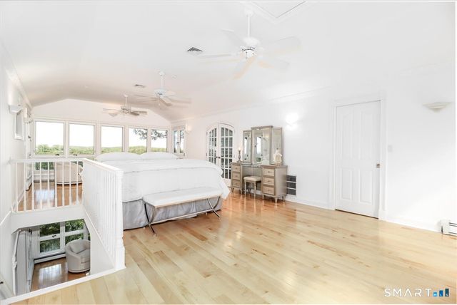10 Hillcrest Court, Ridgefield, CT 06877