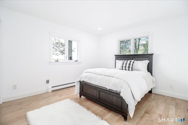10 Hillcrest Court, Ridgefield, CT 06877