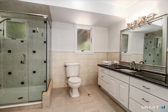 10 Hillcrest Court, Ridgefield, CT 06877