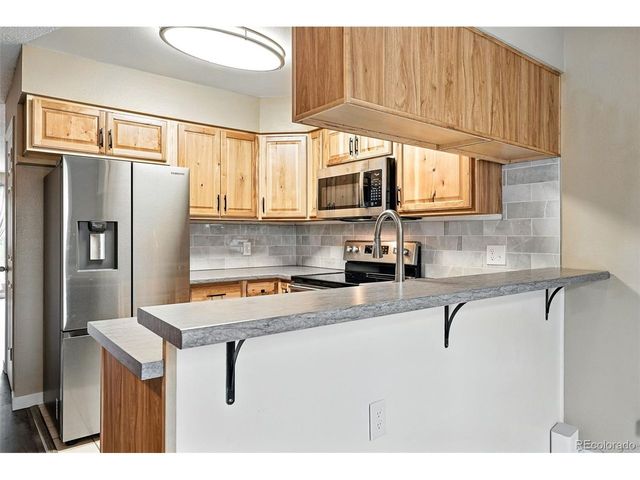 9762 W Cornell Pl, Lakewood, CO 80227