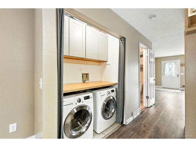 9762 W Cornell Pl, Lakewood, CO 80227
