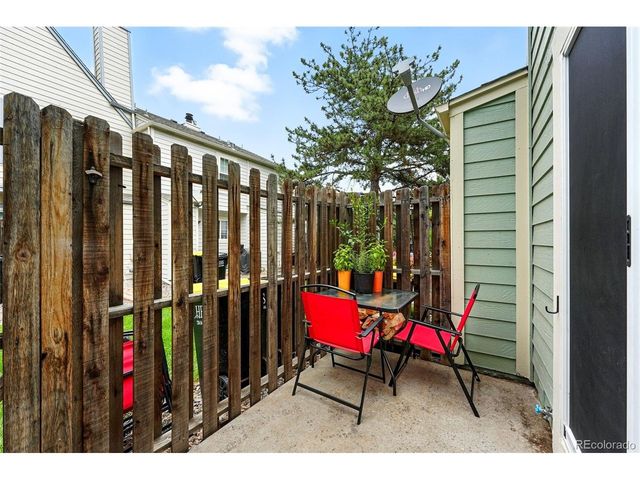 9762 W Cornell Pl, Lakewood, CO 80227