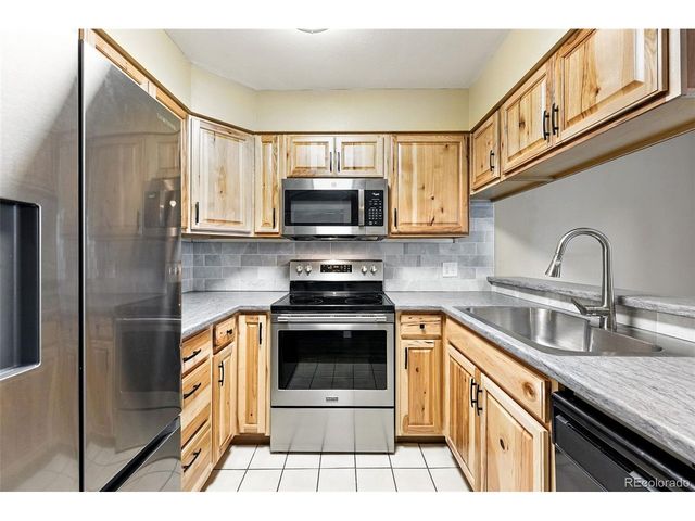 9762 W Cornell Pl, Lakewood, CO 80227