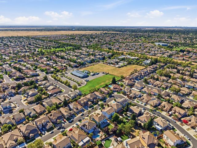 10140 Brenna Way, Elk Grove, CA 95757